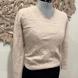 Tahari Classic Cream V-Neck Sweater